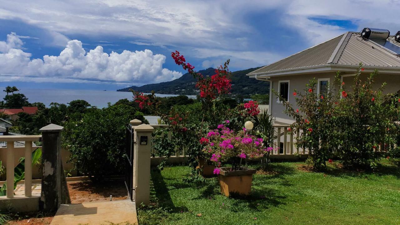 Whispering Palms Apartment Bel Ombre Екстериор снимка